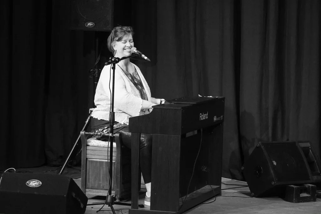Liane Carroll